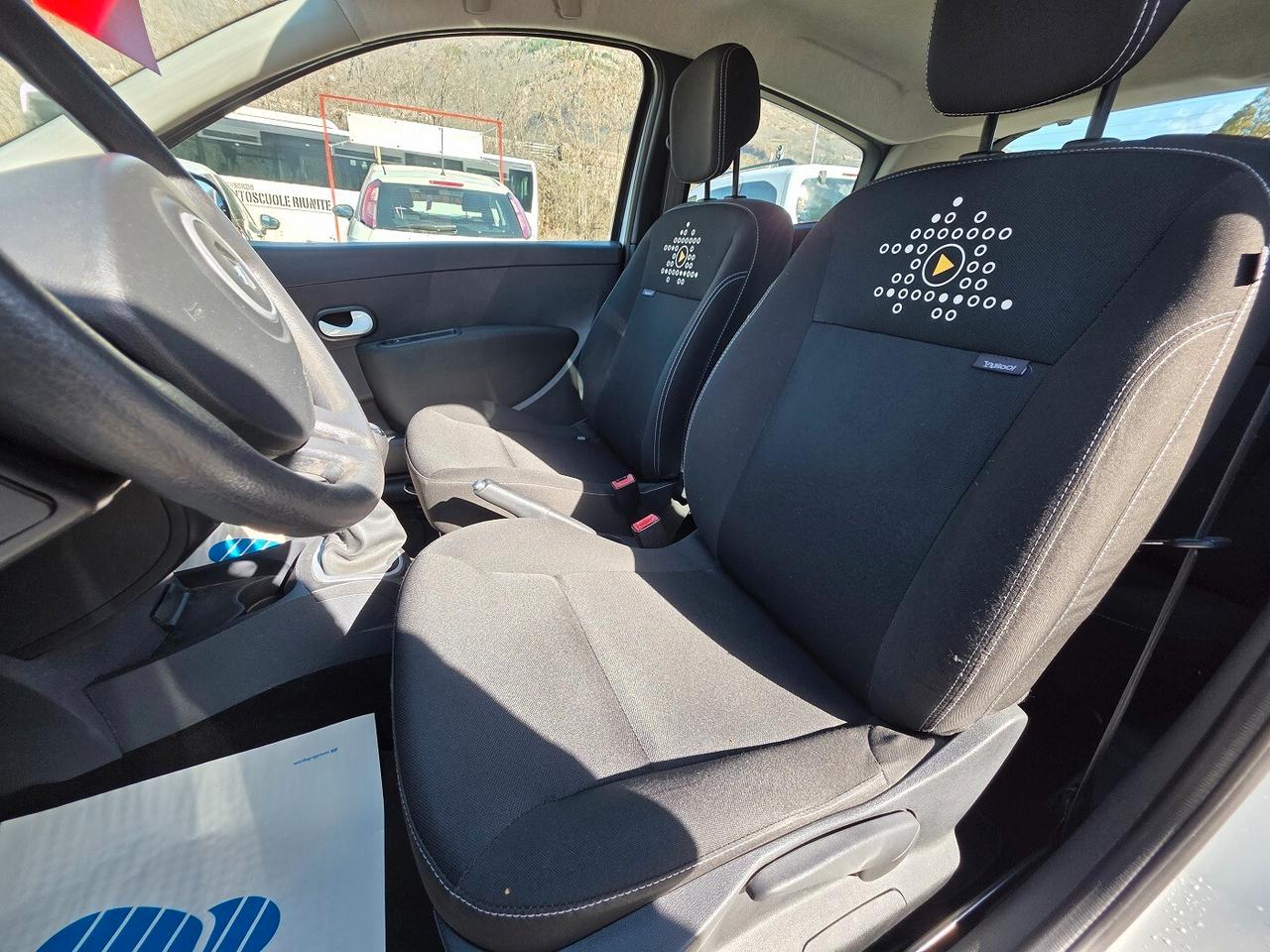 Renault Clio 1.2 16V Yahoo!