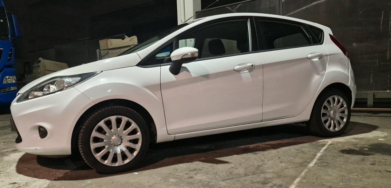 Ford Fiesta 1.4 5 porte Bz.- GPL Titanium