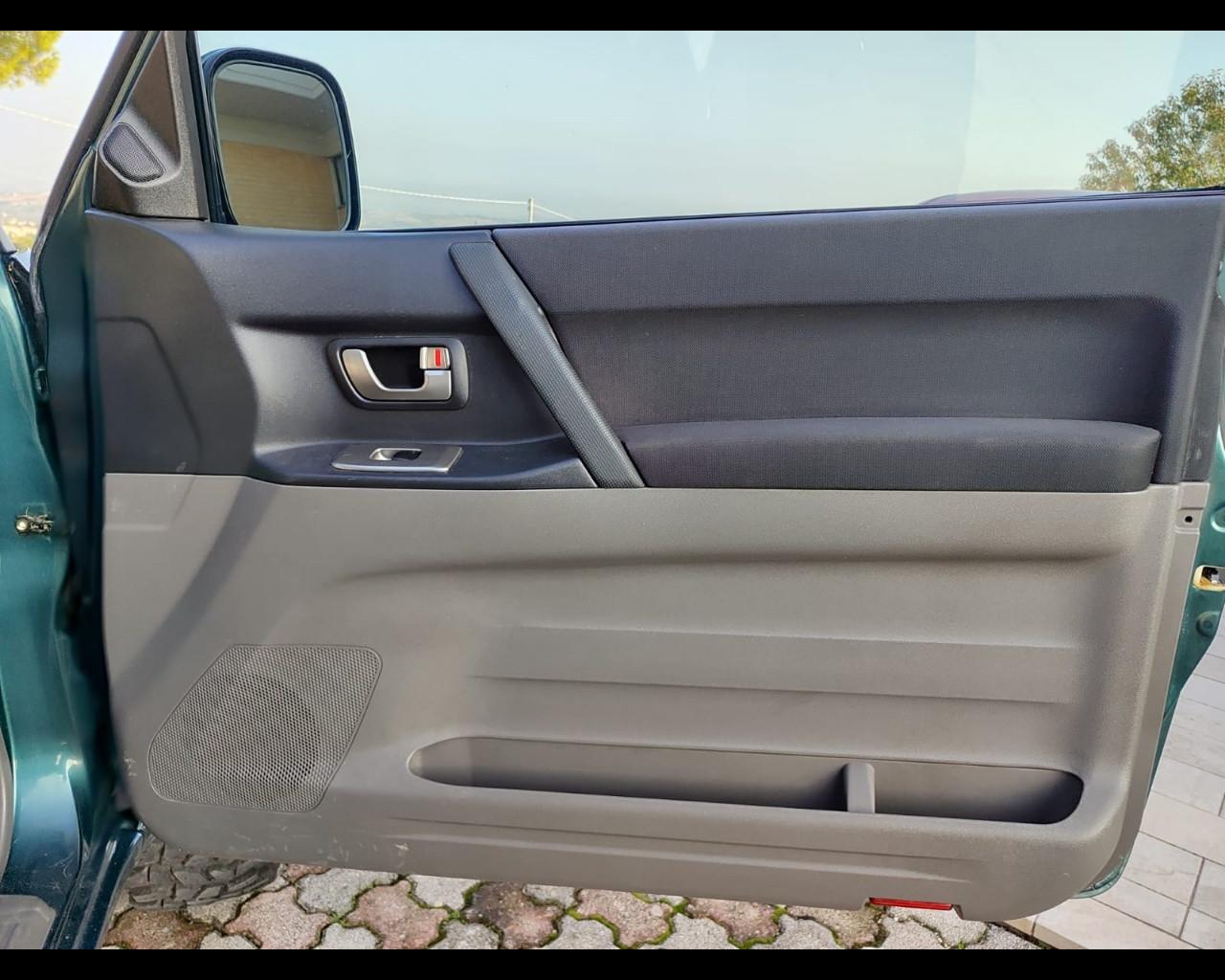 MITSUBISHI Pajero (2000-2007) - Pajero 2.5 TDI 3p. GLX