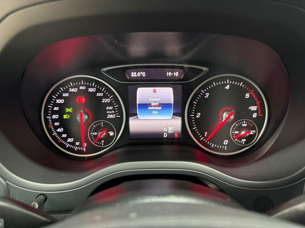 MERCEDES CLASSE B 2015 SPORT *AUTOMATICO