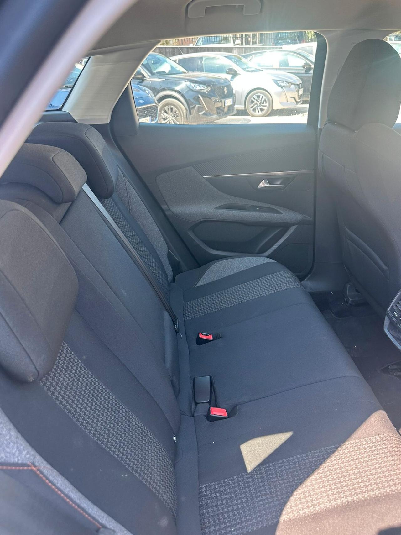 Peugeot 3008 BlueHDi 130 S&S Business