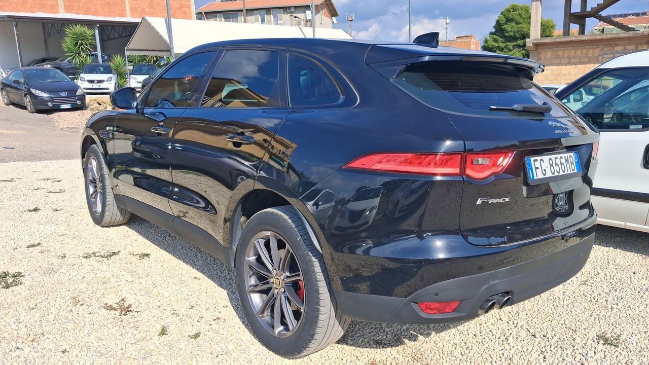 Jaguar F-Pace 2.0 D 180 CV R-Sport catena fatta tu