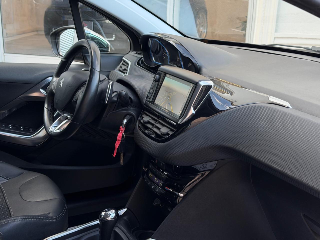 Peugeot 2008 1.6 e-HDi 92CV Allure - CAMBIO AUTOMATICO