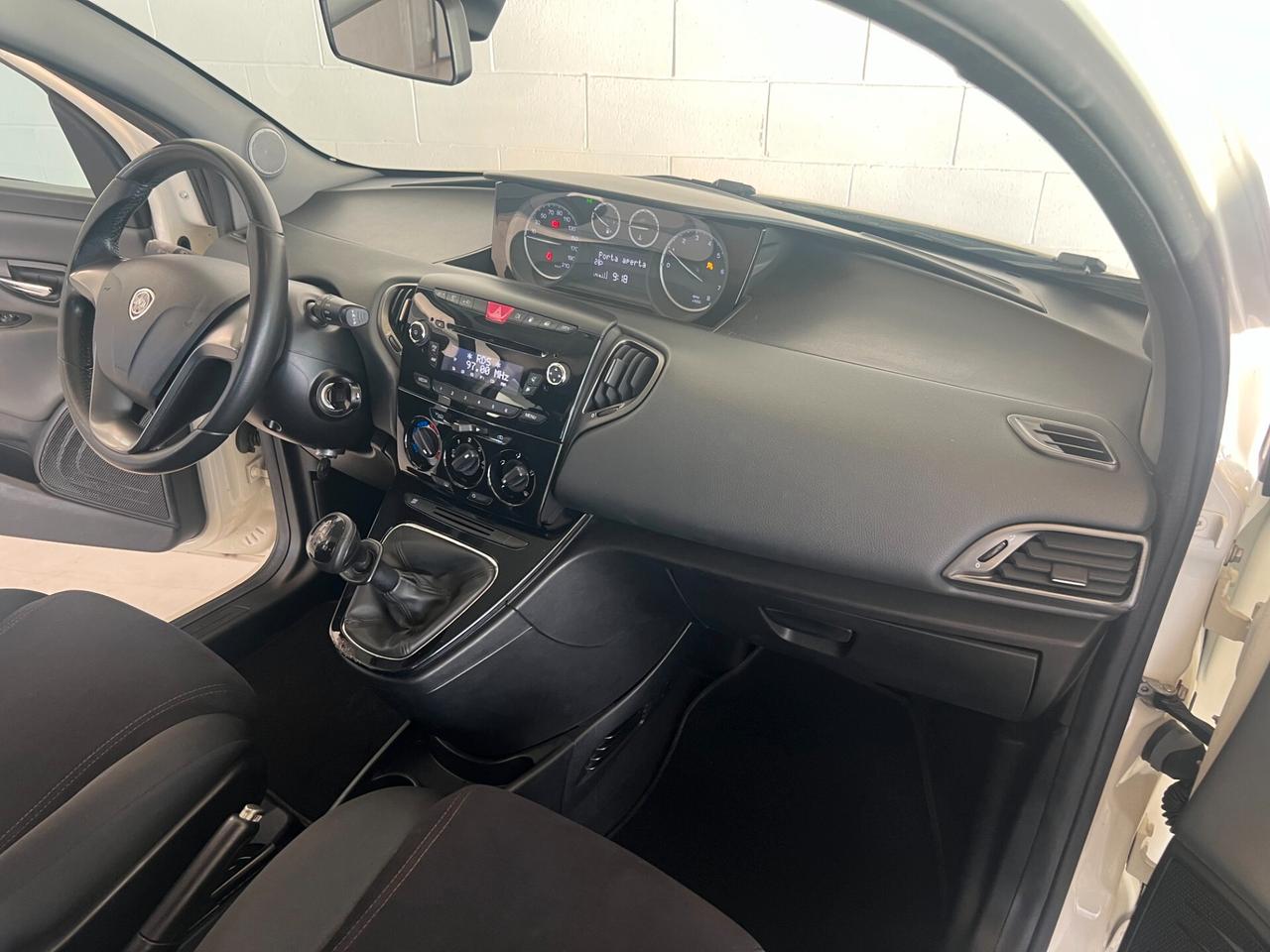 Lancia Ypsilon 1.2 69 CV 5 porte GPL Ecochic Gold OK NEOPATENTATI