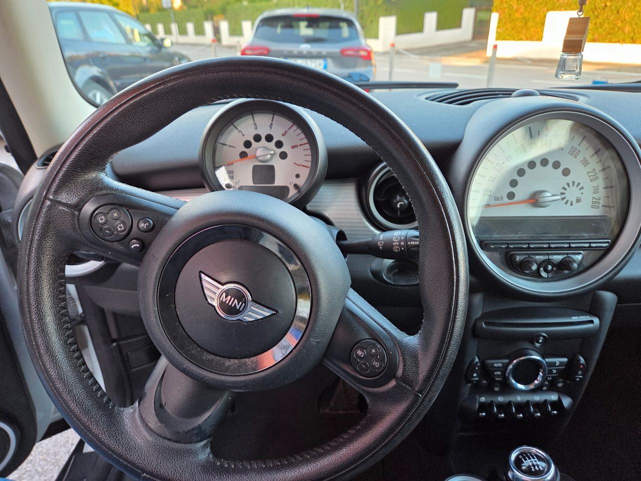 Mini Cooper Clubman - 2013
