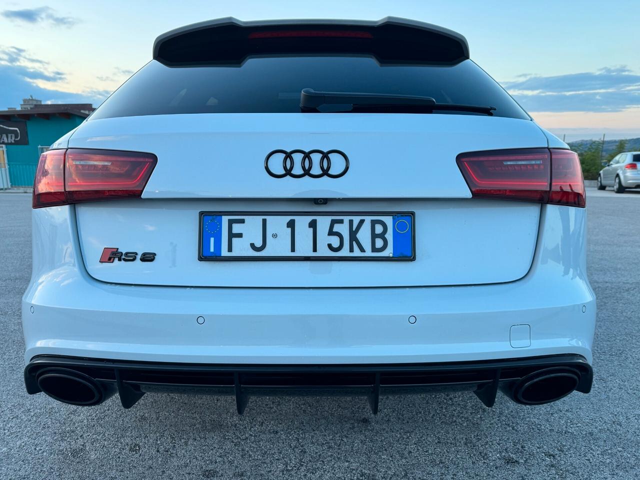 Audi RS6 RS 6 Avant 4.0 TFSI quattro tiptronic performance
