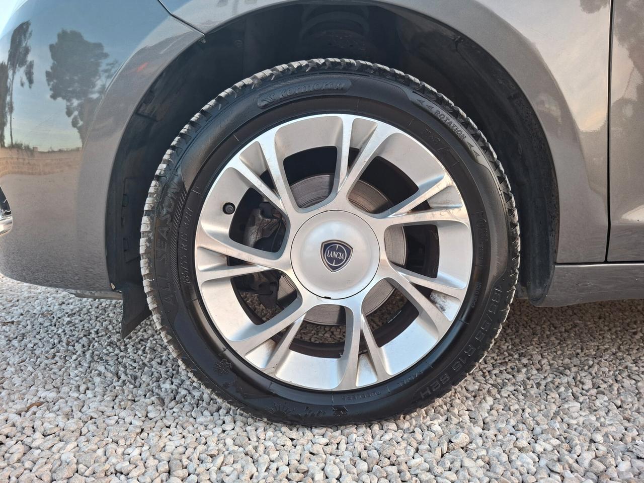 Ypsilon 1.3 MJT 95 CV 5p Cerchi*Clima
