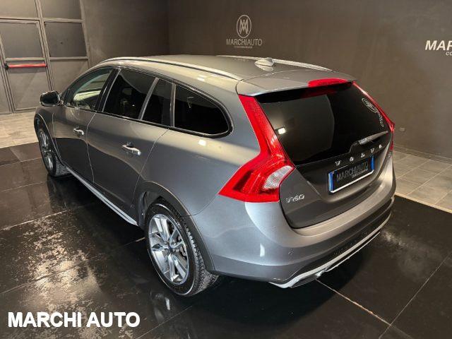 VOLVO V60 Cross Country D3 Geartronic Business