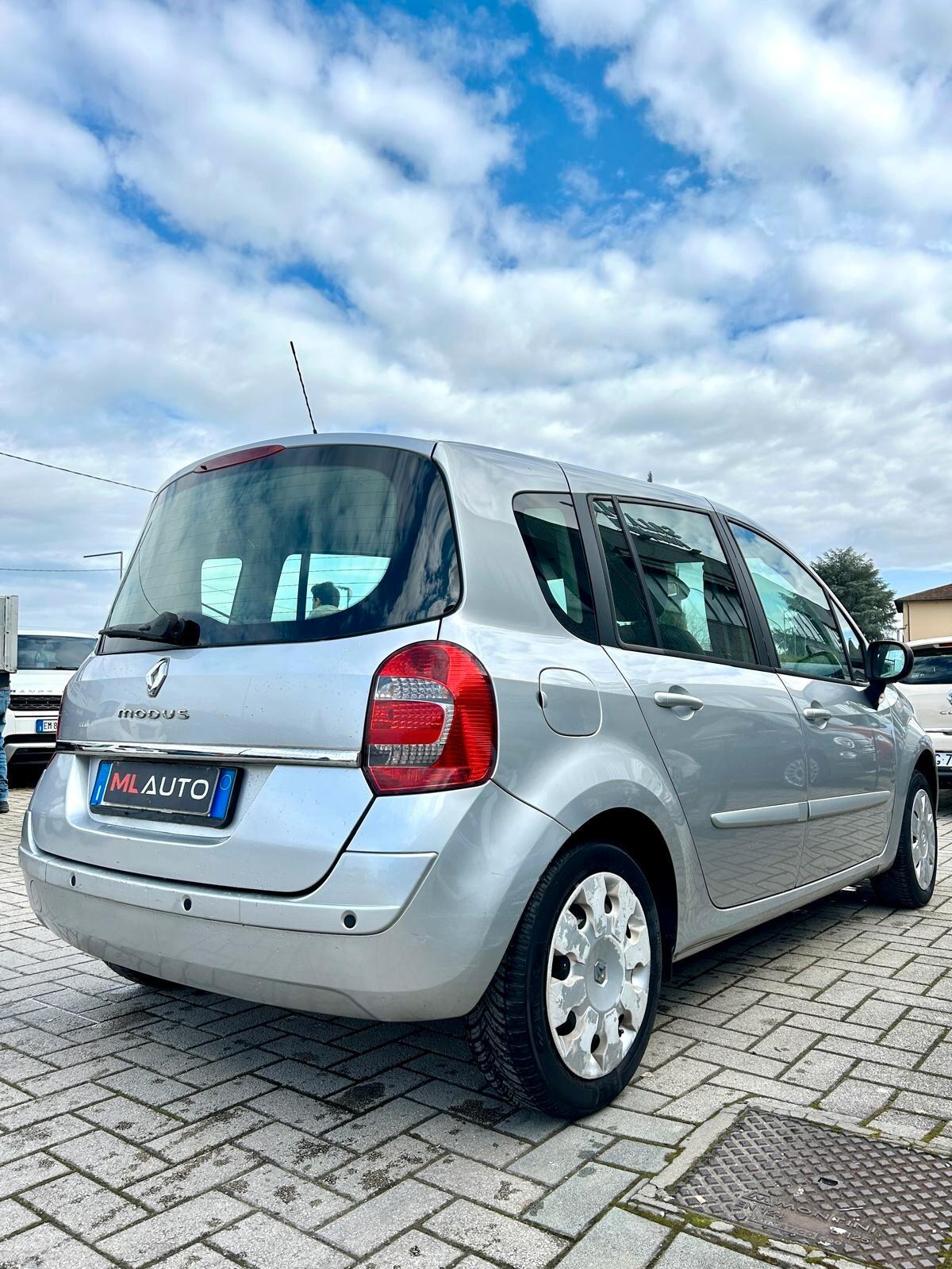 Renault Modus 1.2 16V Live (55kw)