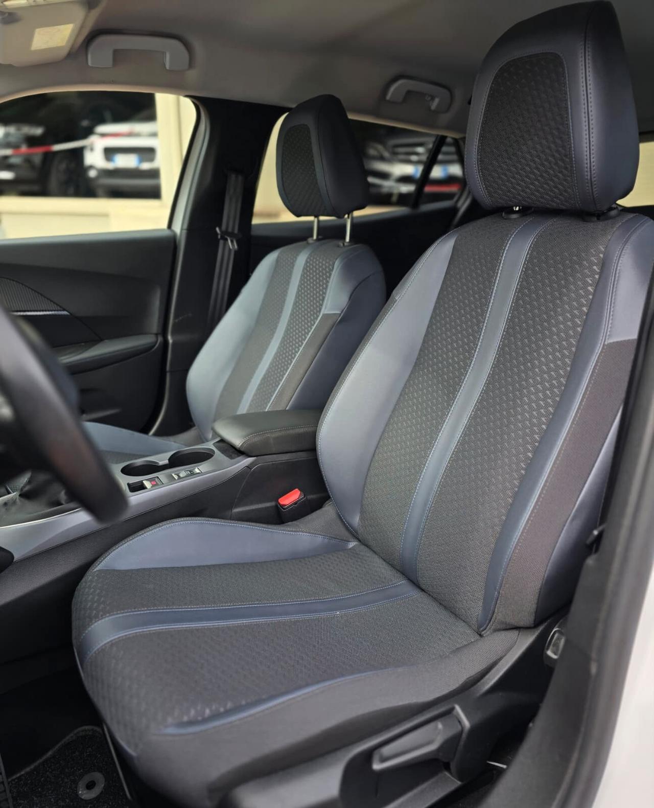 Peugeot 2008 PureTech 130 S&S Allure