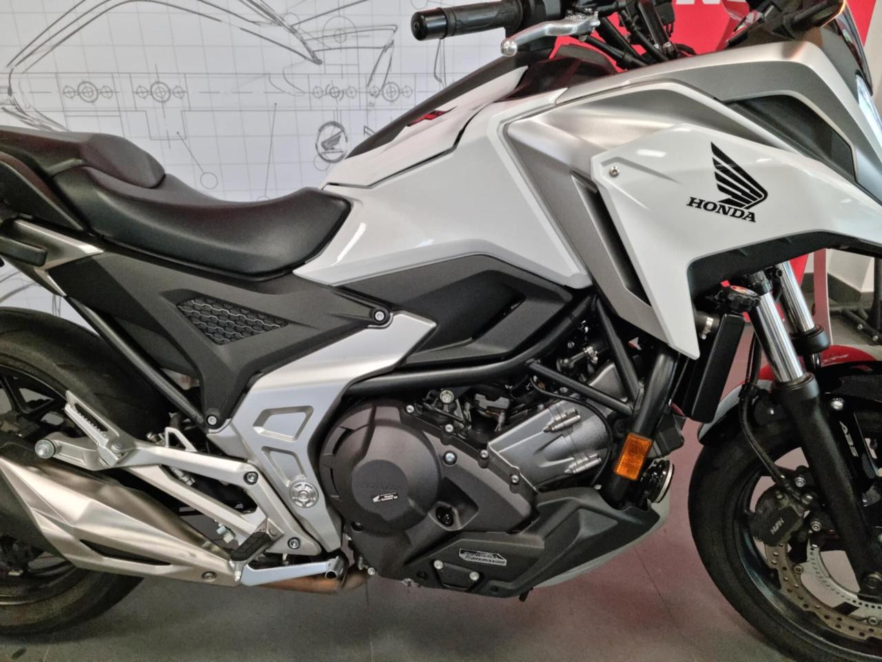 NC 750 X DCT- 2022- 17469 KM