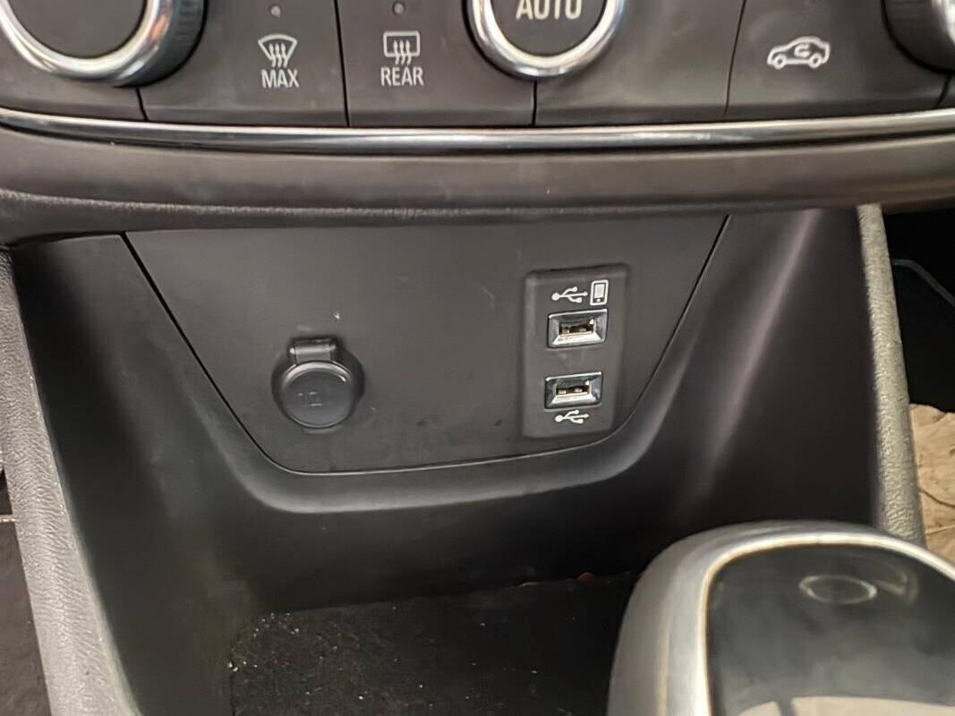 Opel Crossland 1.5 ECOTEC D 120 CV Start&Stop aut. Design & Tech