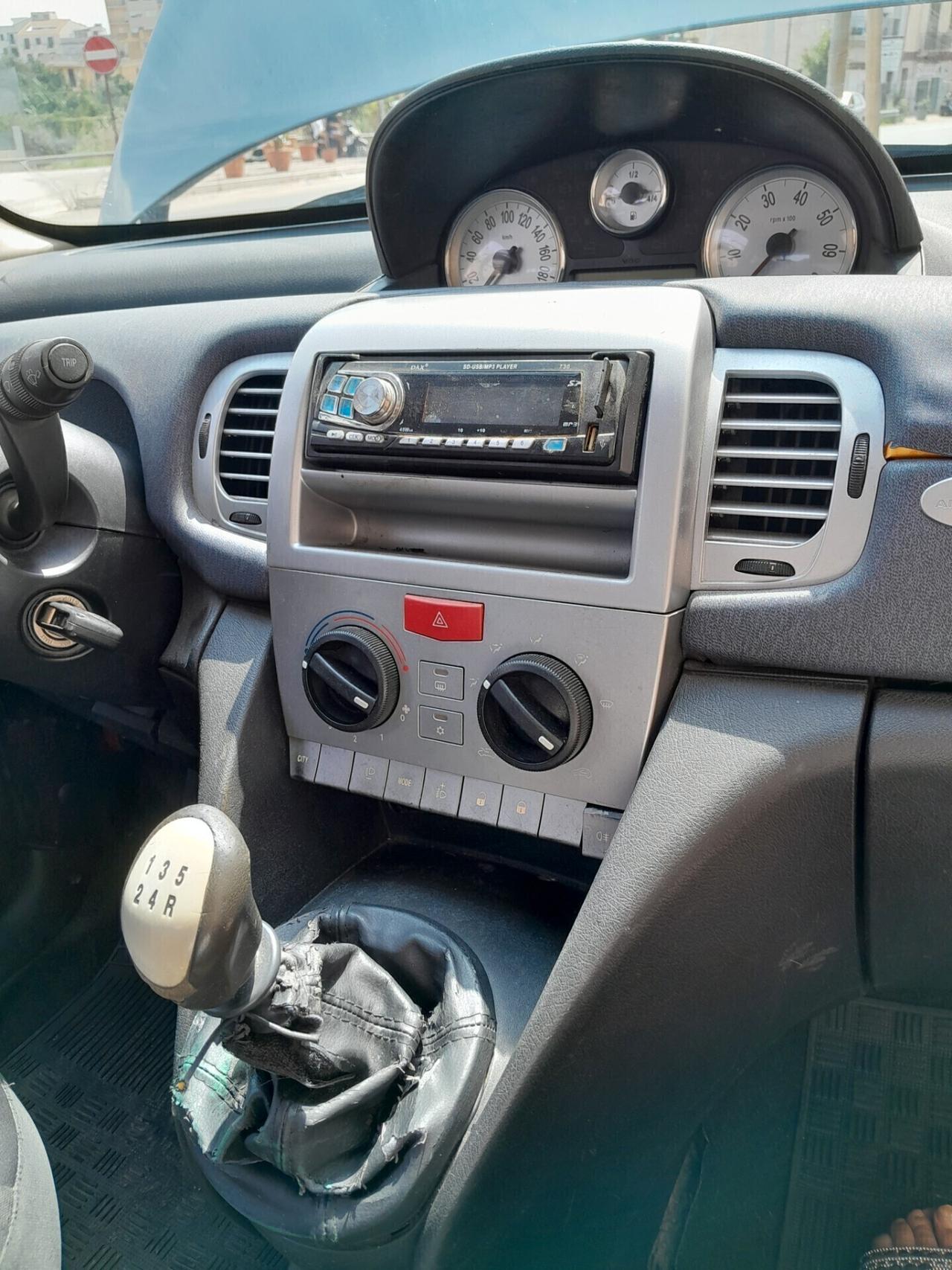 Lancia Ypsilon 1.2 Argento