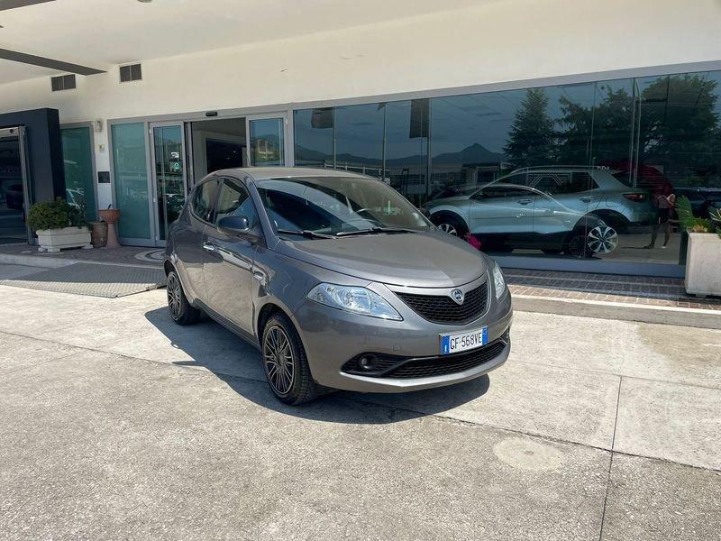 Lancia Ypsilon 1.0 FireFly 5 porte S&S Hybrid Gold