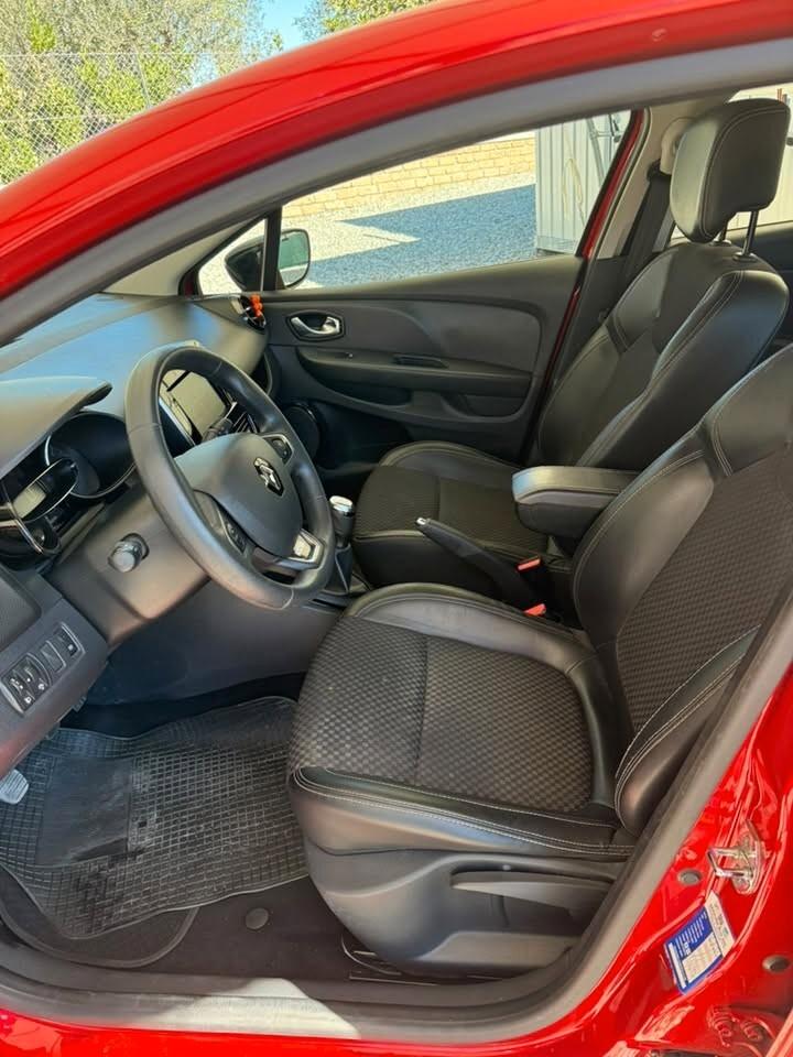 Renault Clio TCe 12V 90 CV 5 porte Moschino Intens