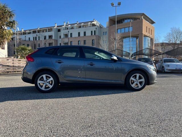 VOLVO V40 D2 1.6 Summum OK NEOPATENTATI