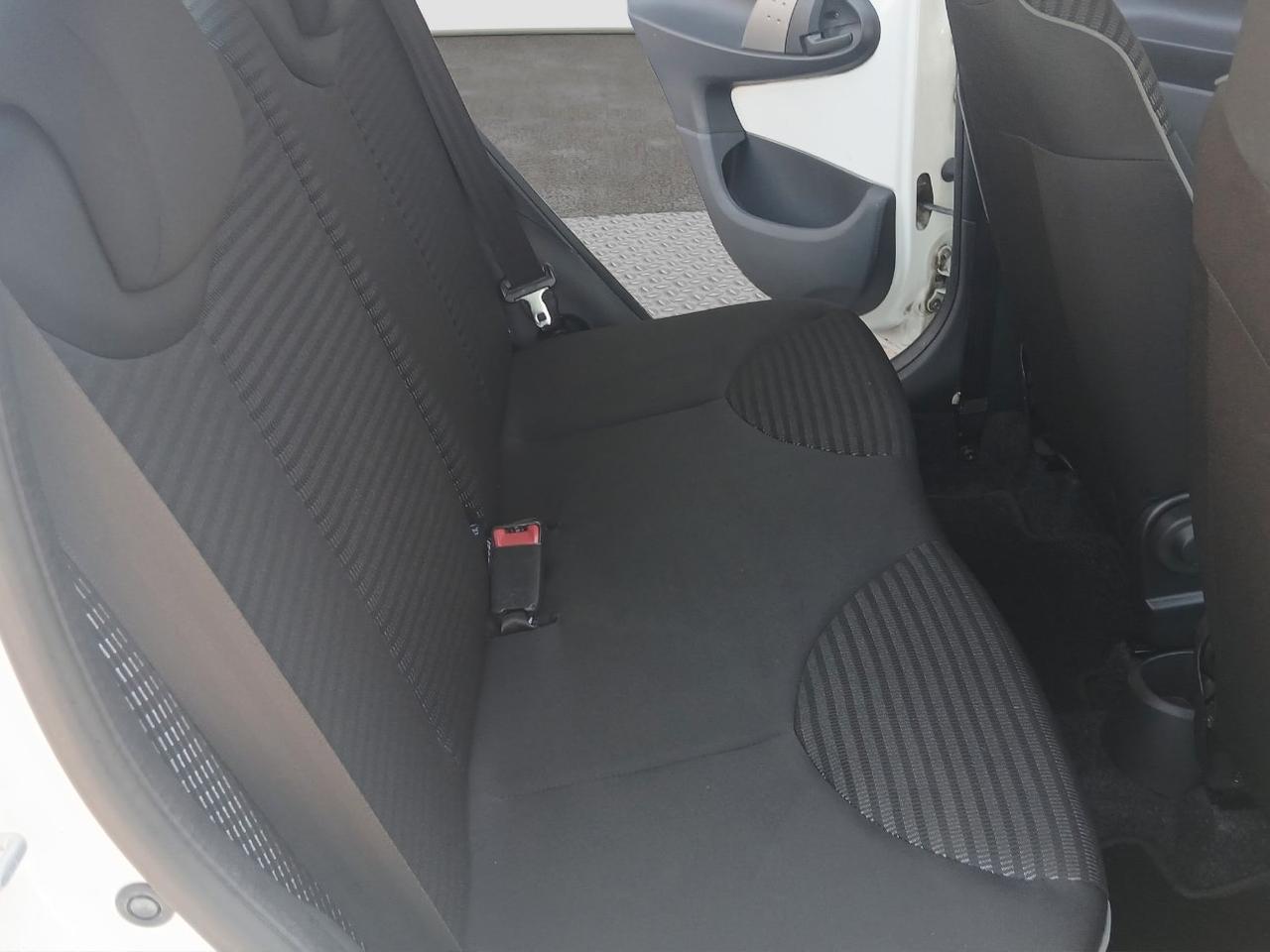 Peugeot 107 5 Porte 107 5p 1.0 12v Active