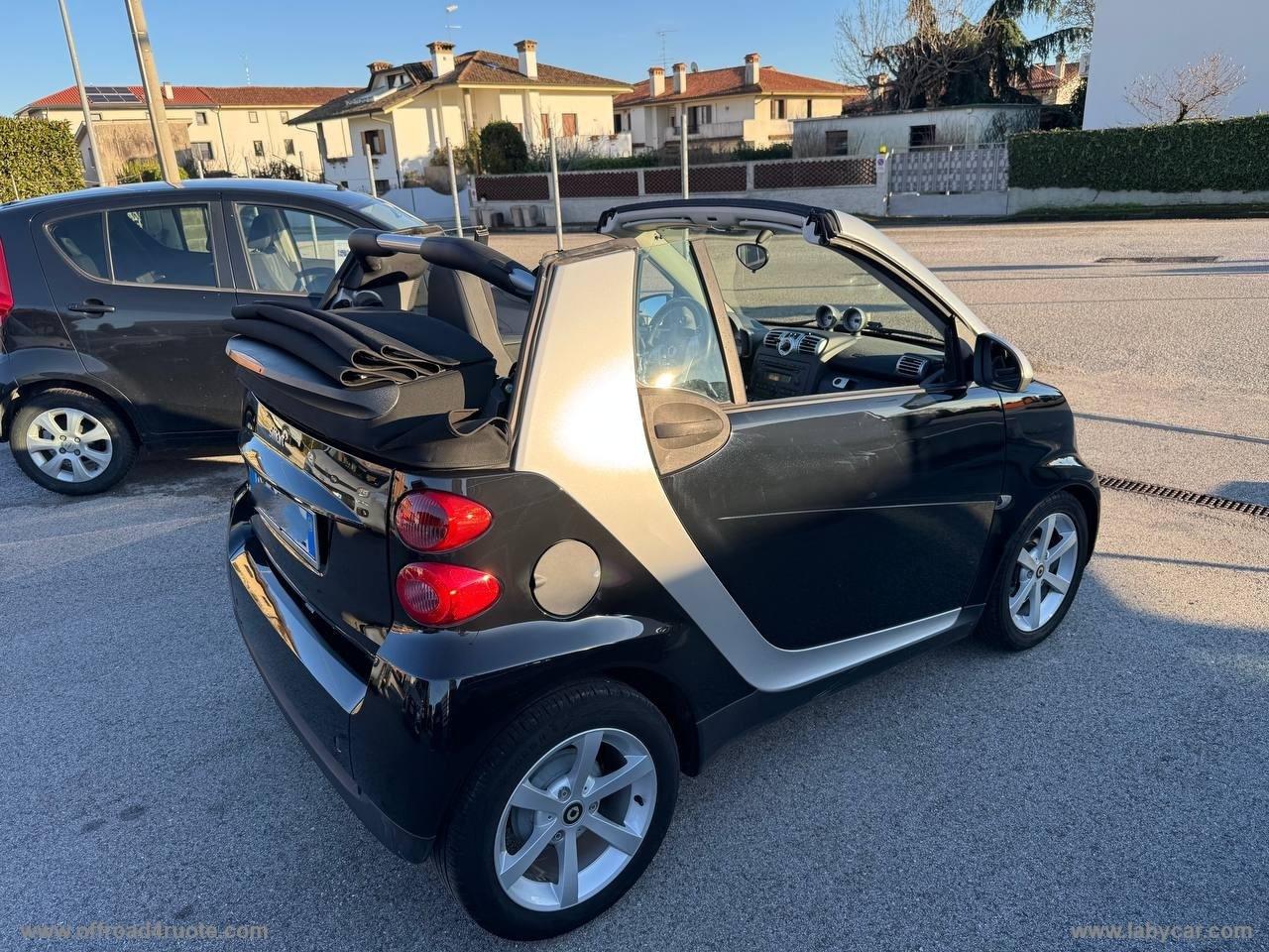 SMART fortwo 1000 52 kW MHD cabrio passion
