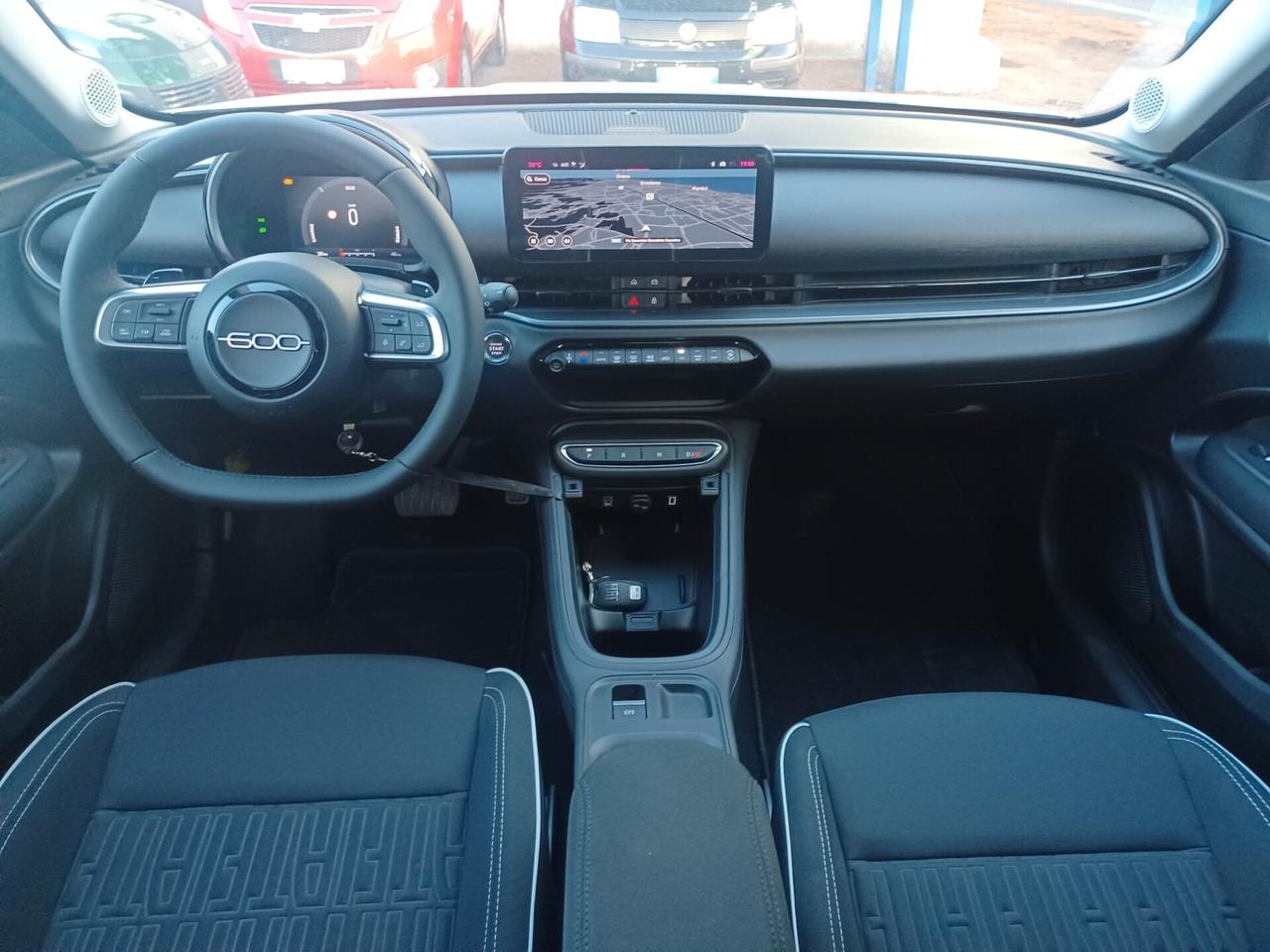 Fiat 600 Hybrid 110 CV DCT KMO UFF. ITALIA