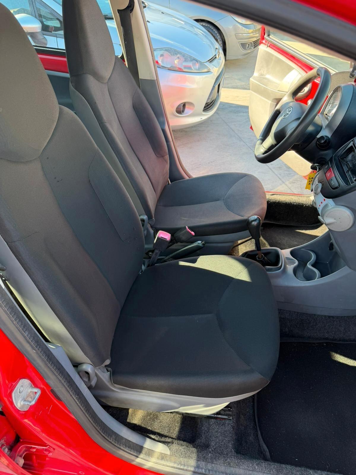 Toyota Aygo 1.0 12V VVT-i 5 porte Sol