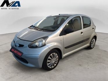 Toyota Aygo 1.0 12V VVT-i 5 porte Sol FRIZIONE NUOVA 0KM