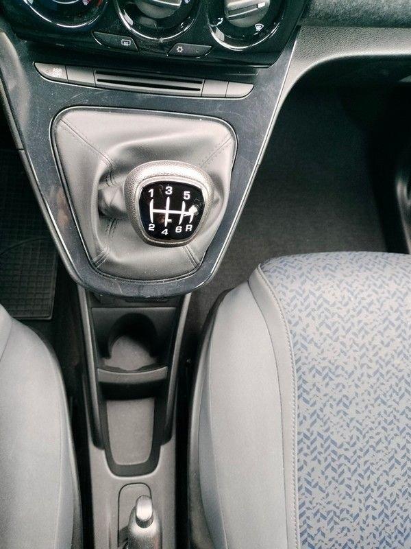 Lancia Ypsilon 1.0 FireFly 5 porte S&S Hybrid Silver