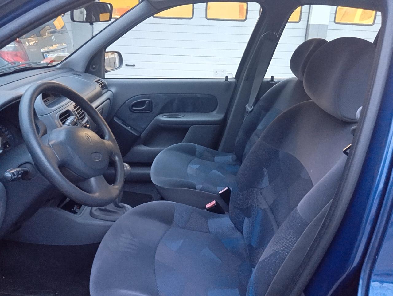 Renault Clio 1.2 cat 5 porte RT benzina