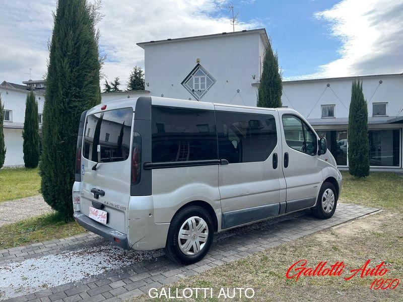 Opel Vectra 2.5 dti 135cv 8posti - PEDANA DISABILI