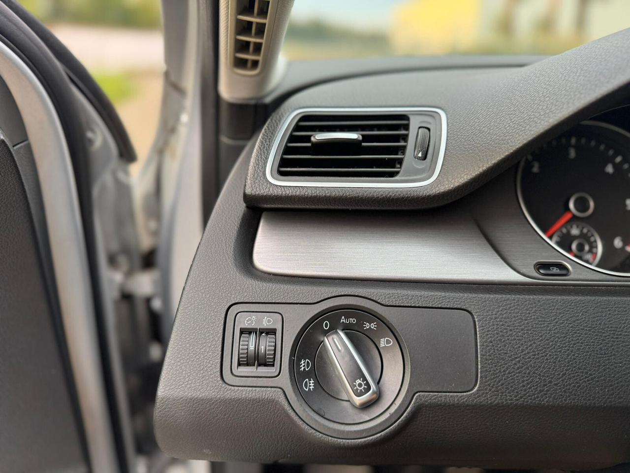 VOLKSWAGEN PASSAT 2.0 TDI 140CV con CAR PLAY