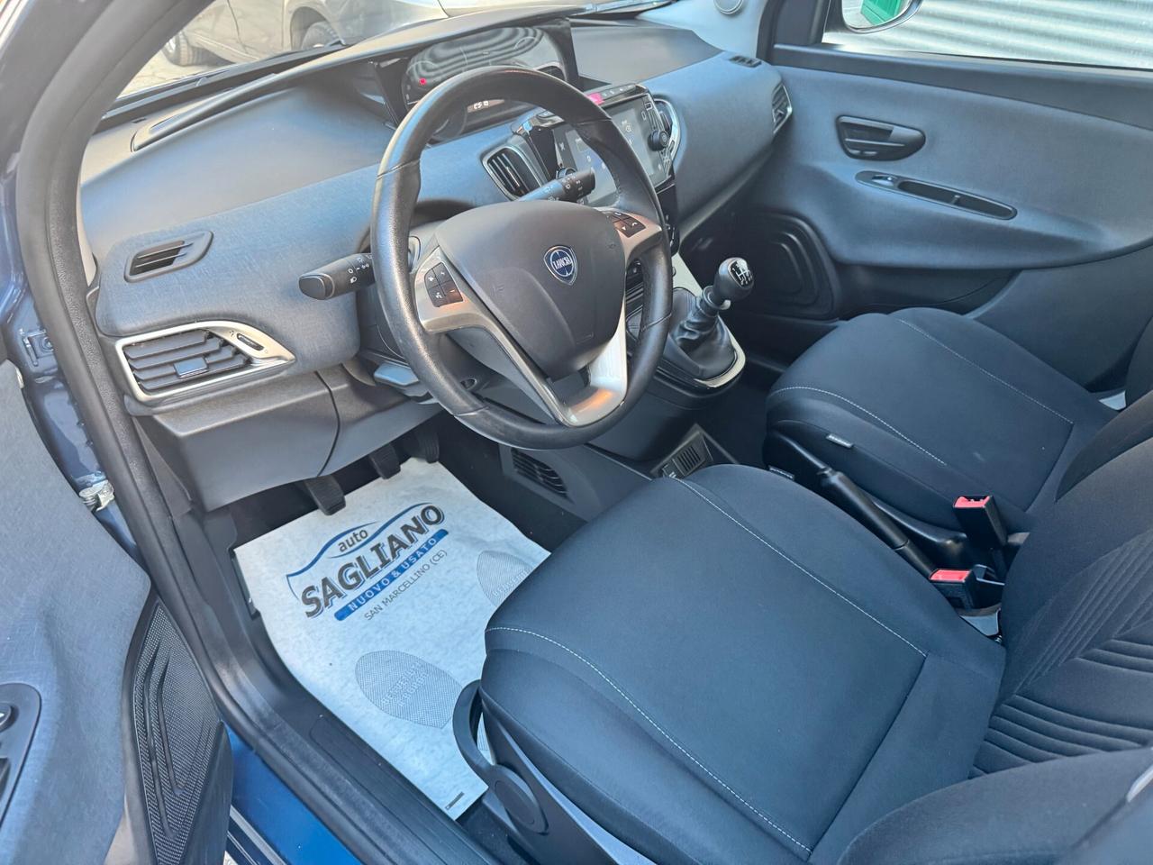 Lancia Ypsilon 1.0 FireFly 5 porte S&S Hybrid Gold