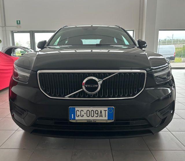 VOLVO XC40 T2 Momentum Core