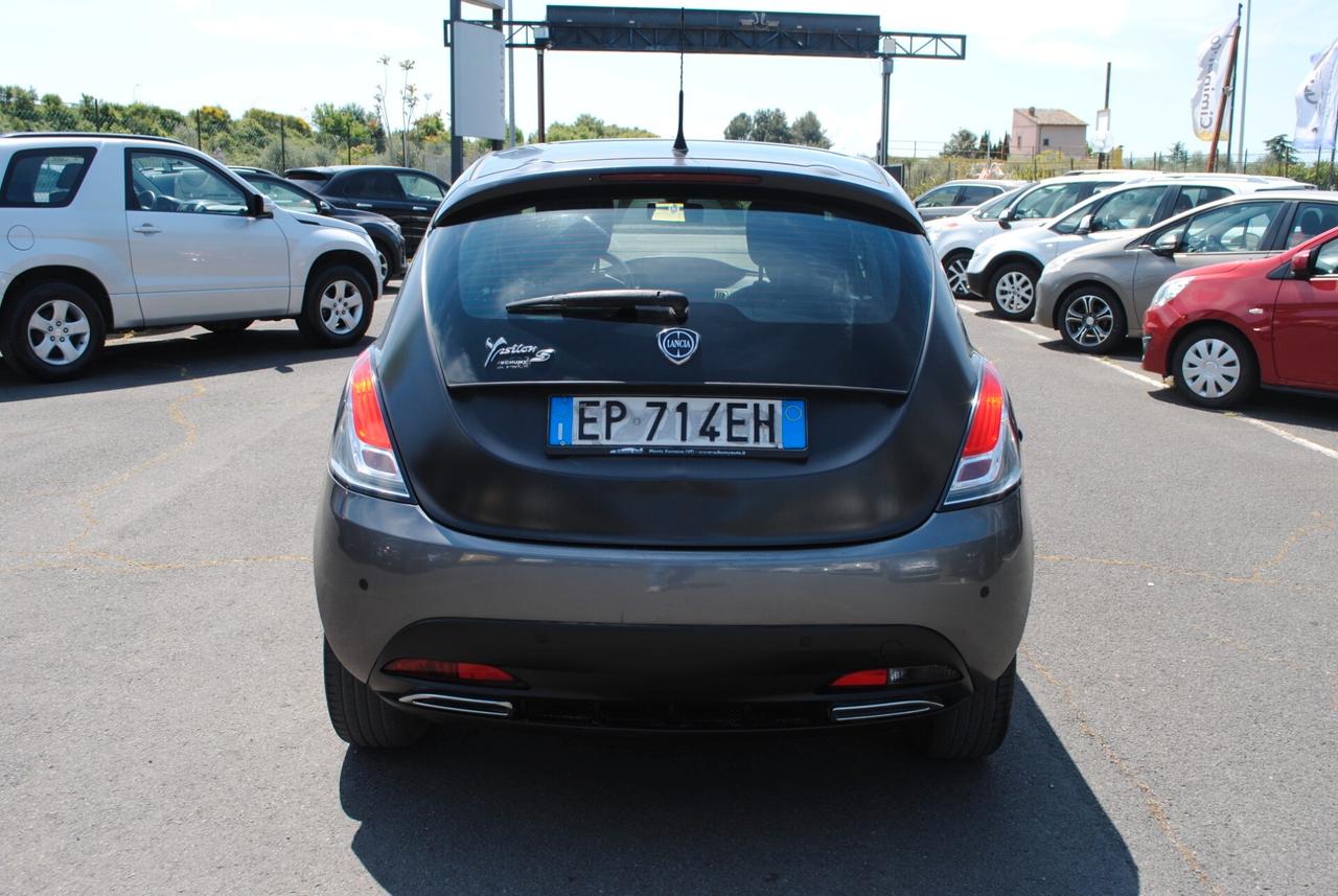 LANCIA YPSILON MOMODESIGN 1.2 69 CV BENZ/GPL