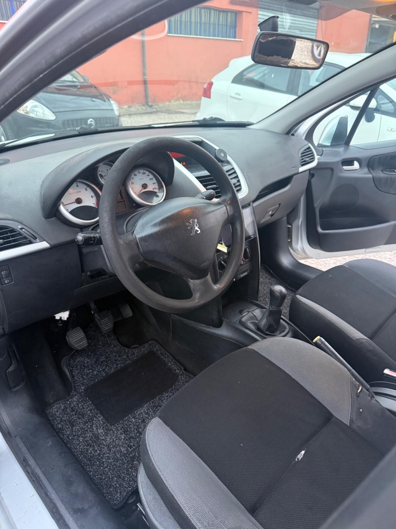 Peugeot 207 1.4 88CV 5p. ONE Line