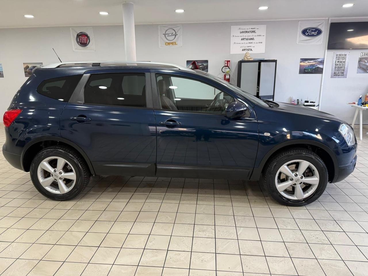 Nissan Qashqai 2.0 4x4 auto 7 posti tetto