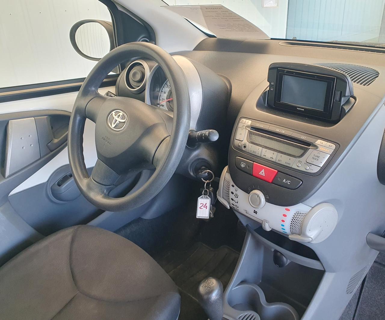 Toyota Aygo 5 porte 1.0 BENZ - 2012 - KM. 134.000