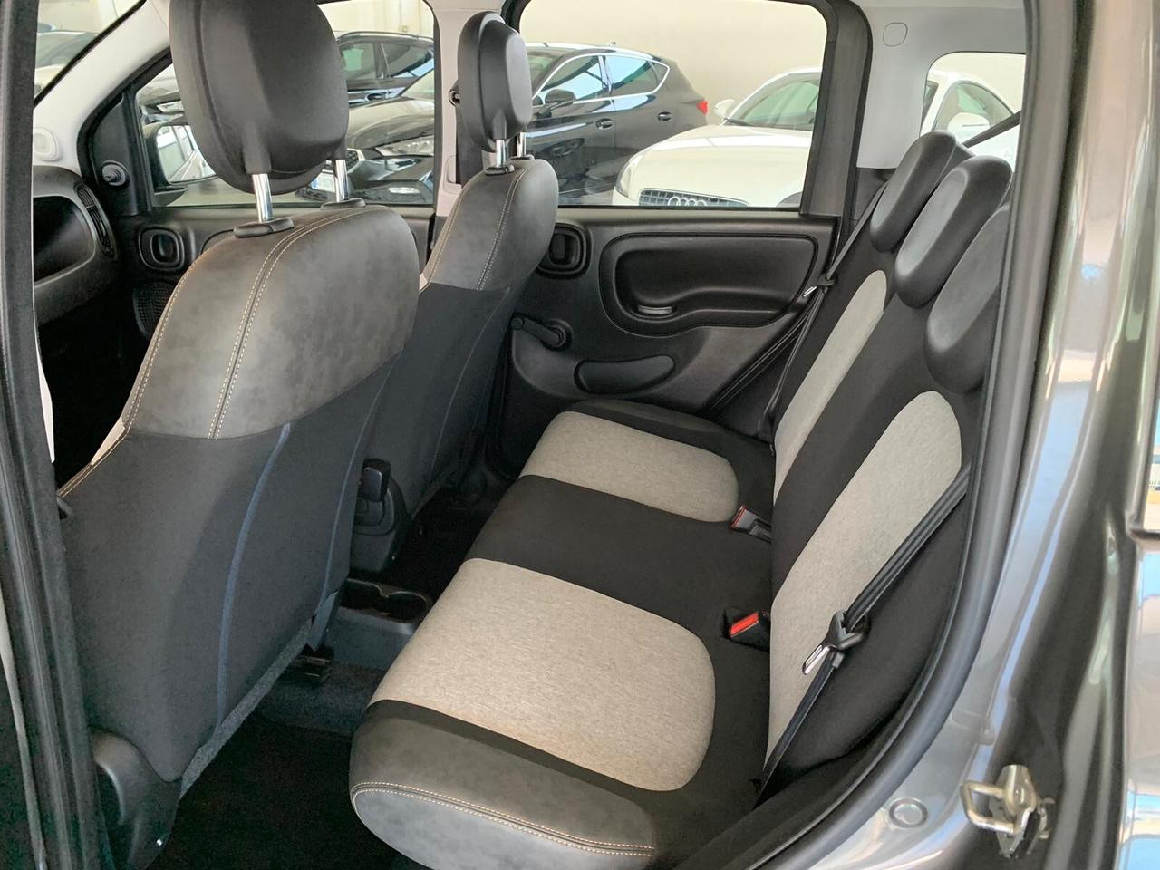 Fiat Panda 1.0 FireFly S&S Hybrid Cross Full