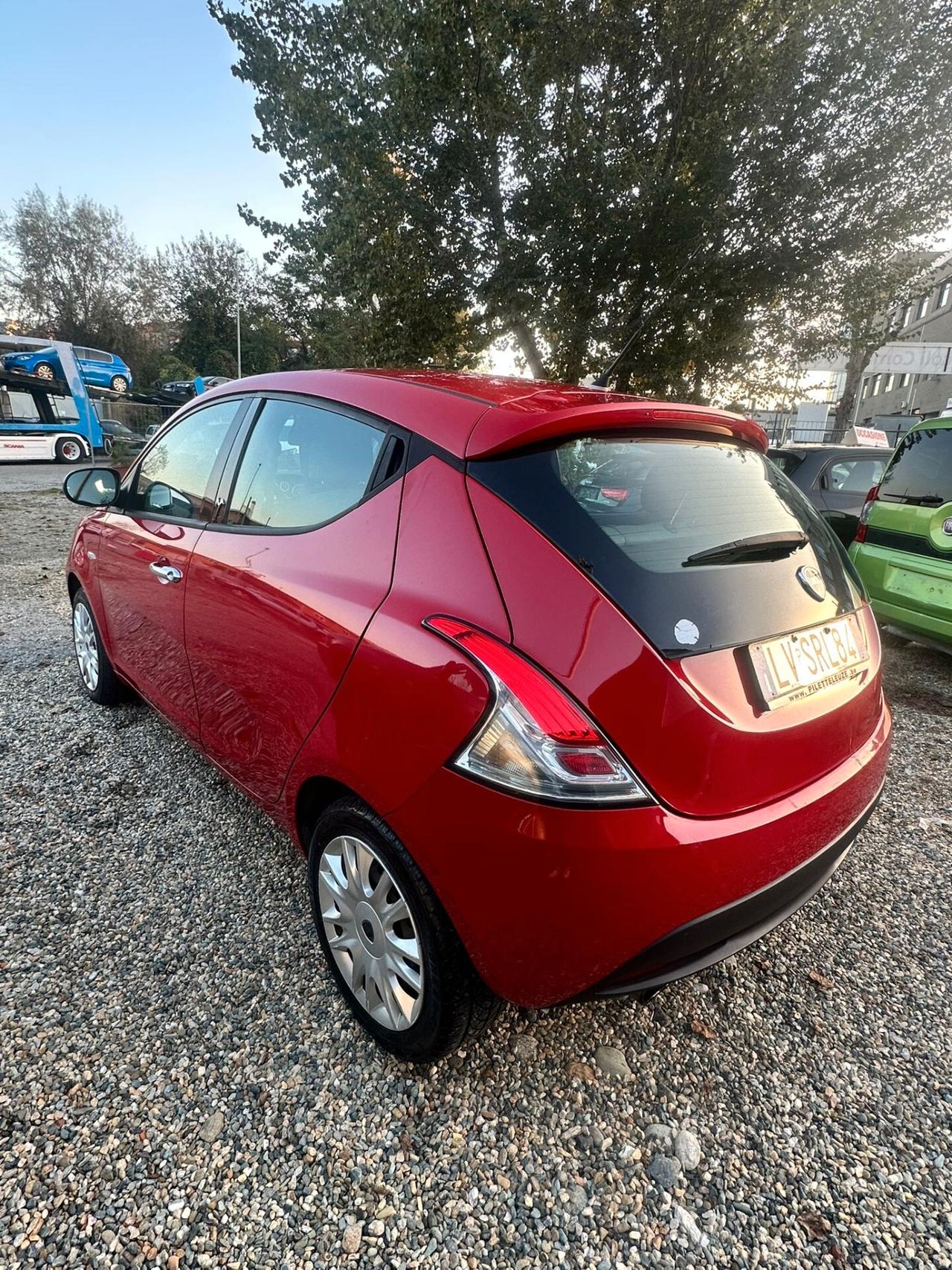 Lancia Ypsilon 0.9 TwinAir 85 CV 5 porte S&S Platinum