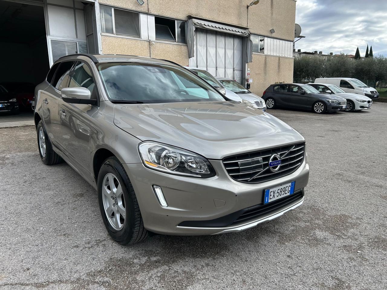 Volvo XC 60 XC60 D4 R-design Momentum Euro6