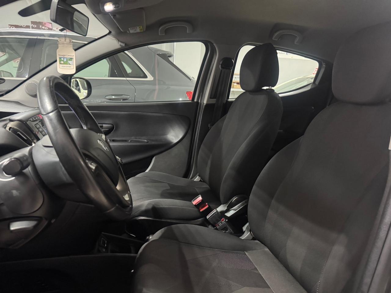 Lancia Ypsilon 1.3 MJT 95 CV 5p Gold