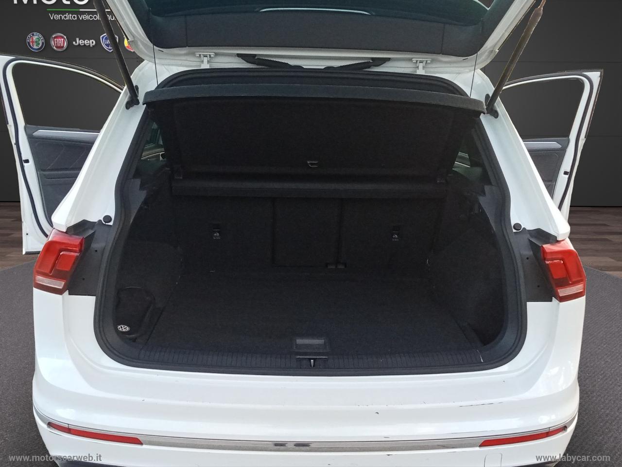 VOLKSWAGEN Tiguan 2.0 TDI 150CV SCR DSG R-Line TETTO APRIBILE