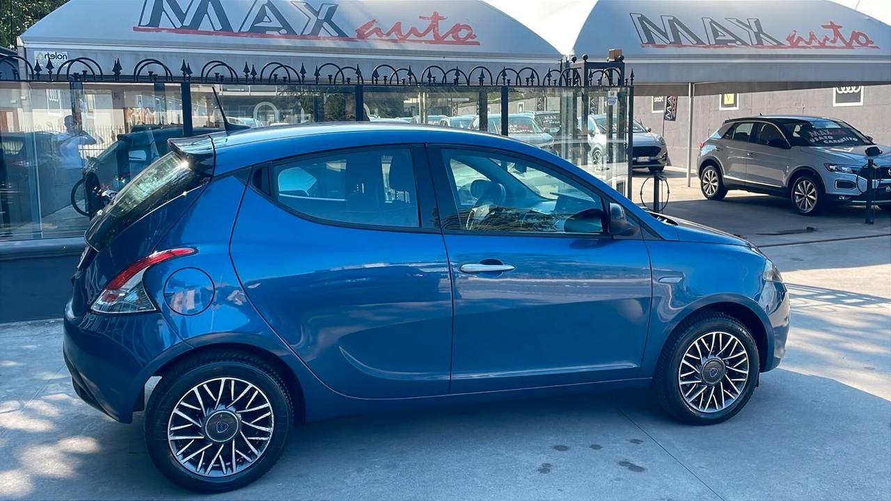Lancia Ypsilon 1.2 69 CV 5 porte GPL Gold