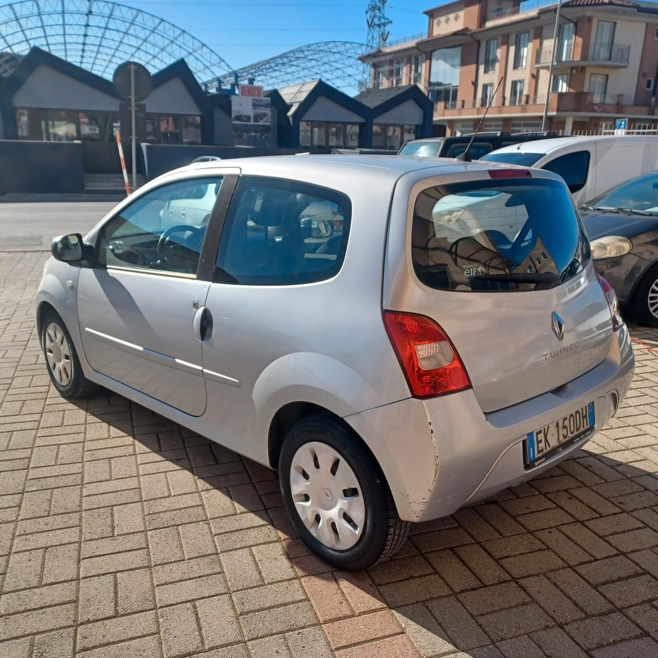 144.118KM TWINGO 1.2 PER NEOPATENTATI