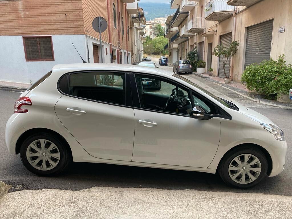 Peugeot 208 1.2 VTi 82 CV 5 porte Allure