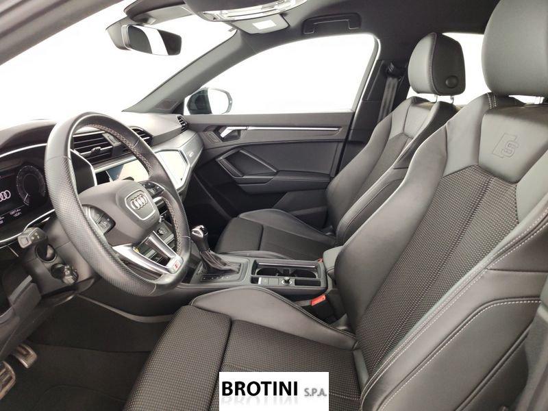 Audi Q3 Sportback 45 TFSI e S tronic Identity Black
