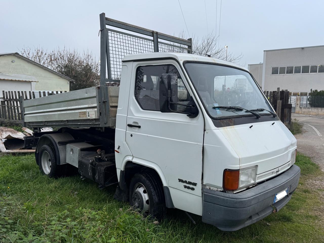 Nissan Trade 100 RIBALTABILE TRILATERALE 3.0 Diesel 106cv