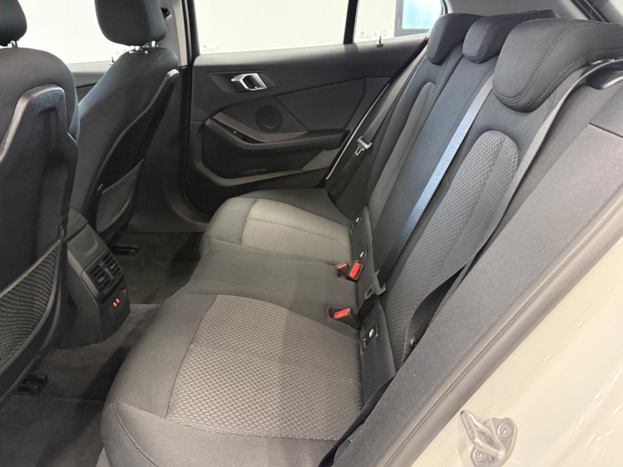 Bmw 118 118i 5p. Business Advantage