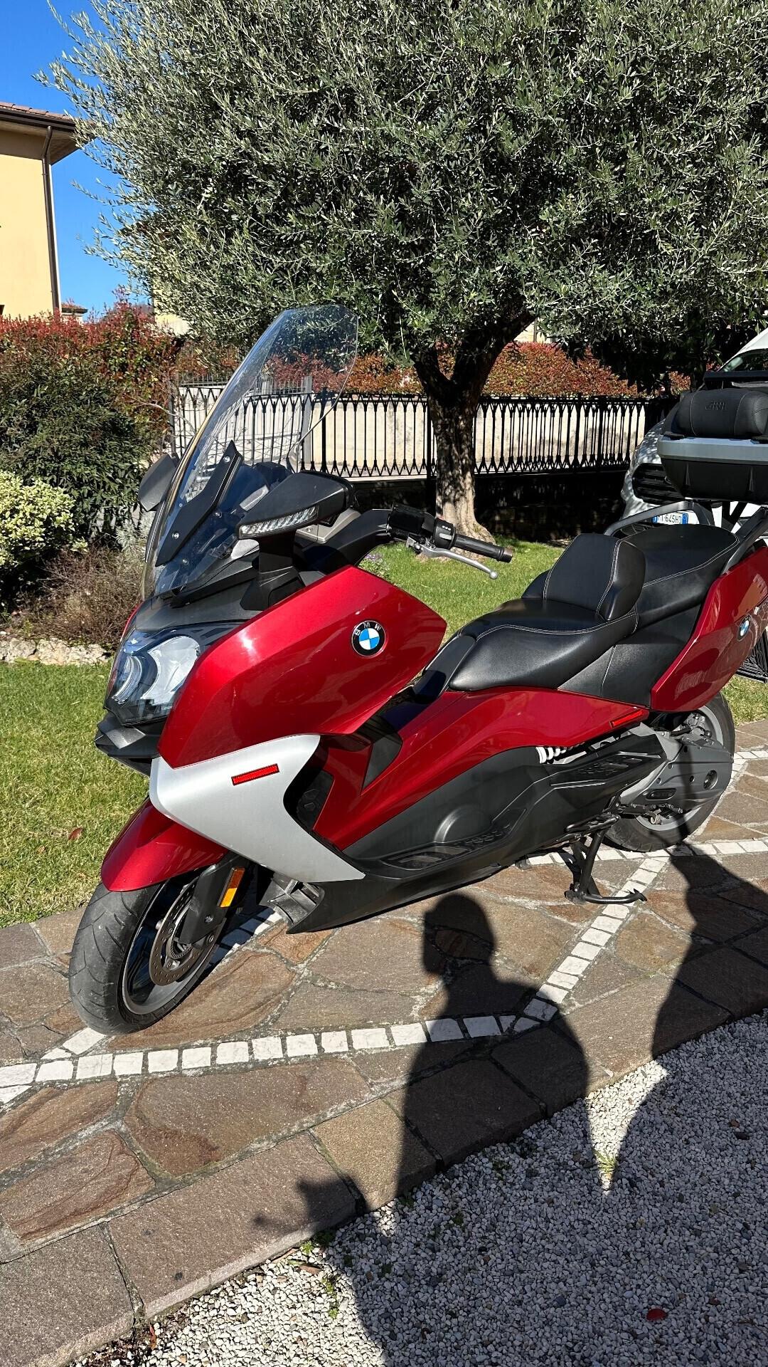 Bmw C 650 GT con bauletto