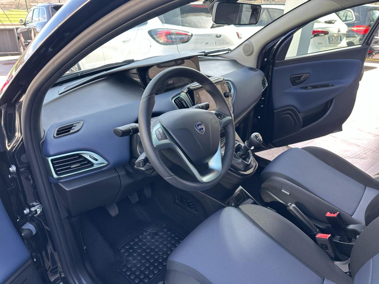 Lancia Ypsilon 1.0 firefly hybrid Platino s&s 70cv