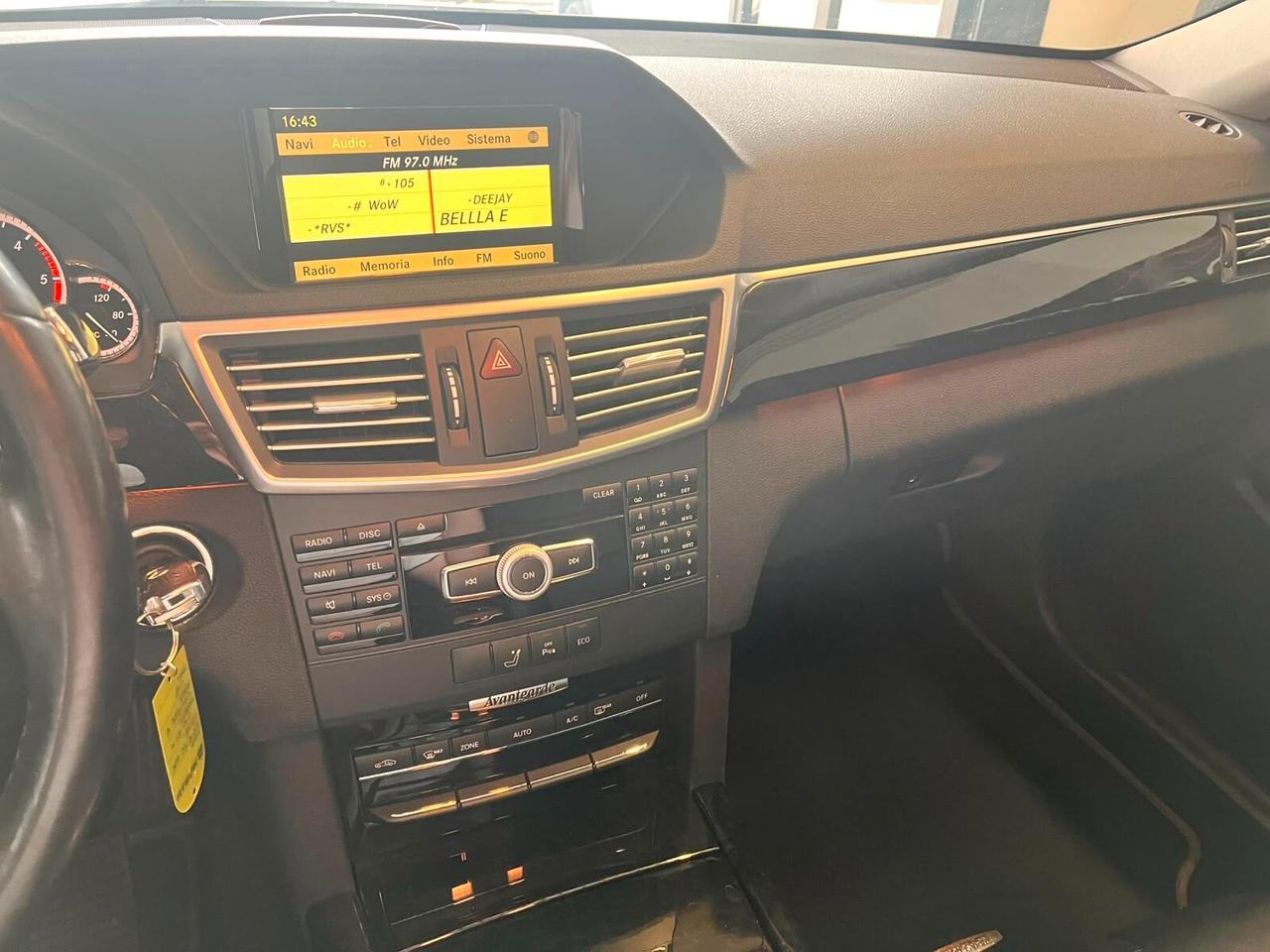 Mercedes-benz E 250 CDI BlueEFFICIENCY Avantgarde
