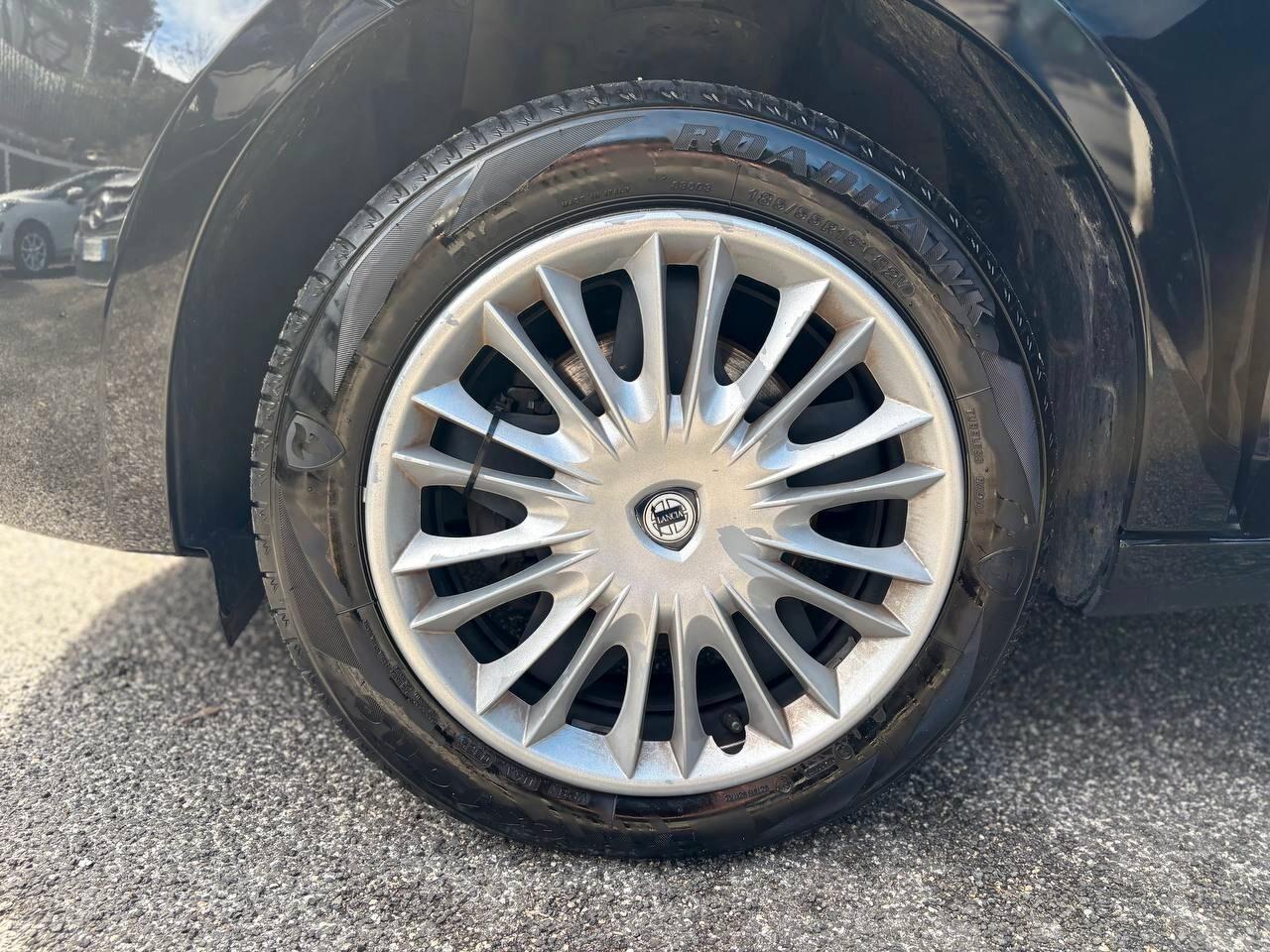 Lancia Ypsilon 1.0 FireFly 5 porte S&S Hybrid Gold